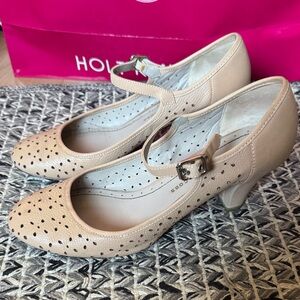 Marc by Marc Jacobs Neutral Mary Jane Heels